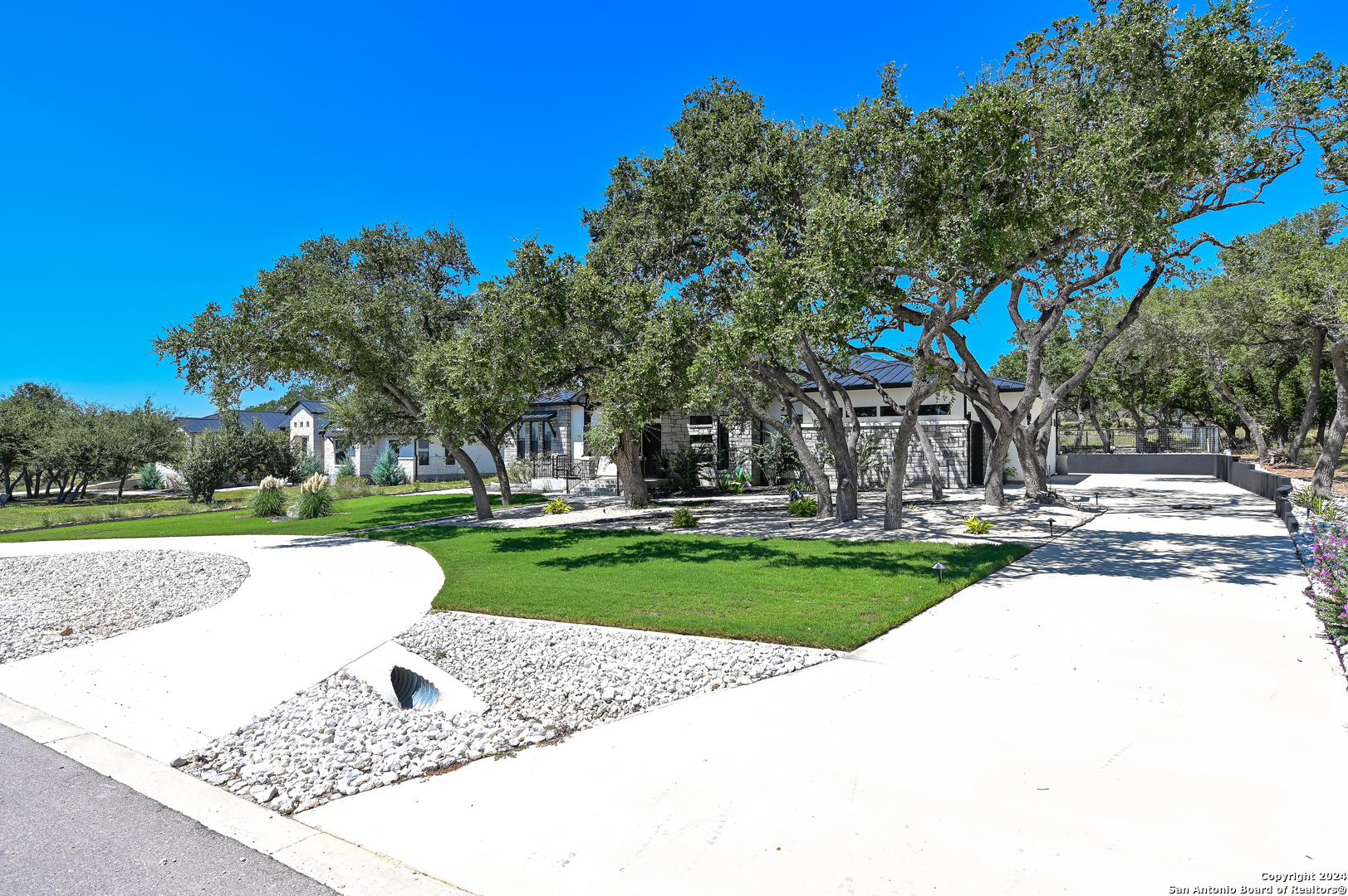 958 MAXIMINO RIDGE RD