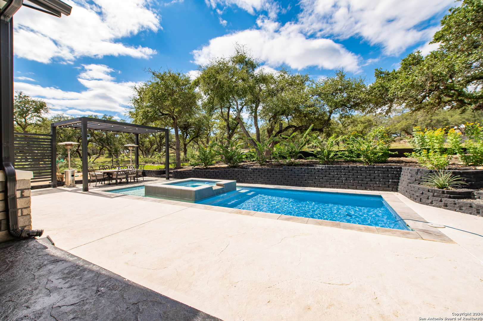 958 MAXIMINO RIDGE RD