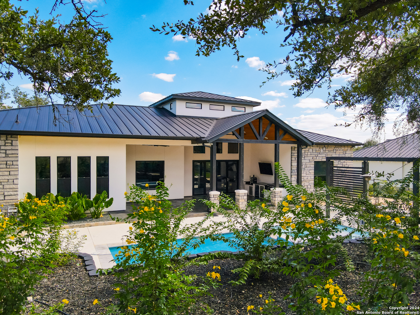 958 MAXIMINO RIDGE RD