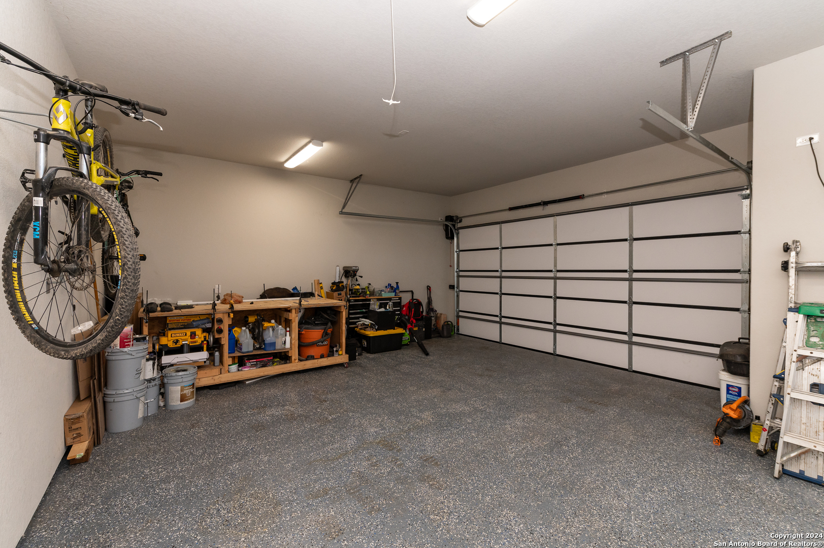 958 MAXIMINO RIDGE RD