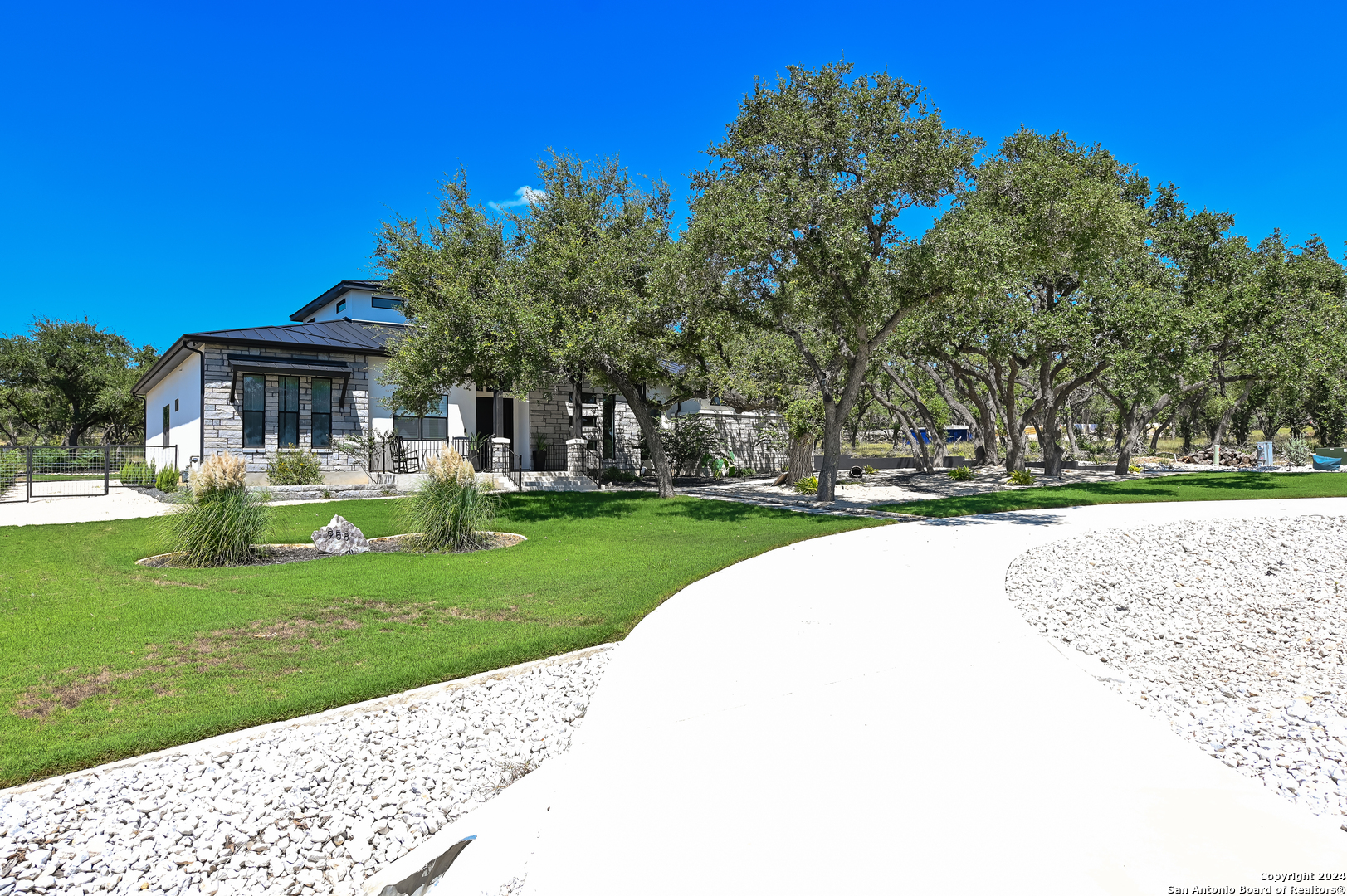 958 MAXIMINO RIDGE RD