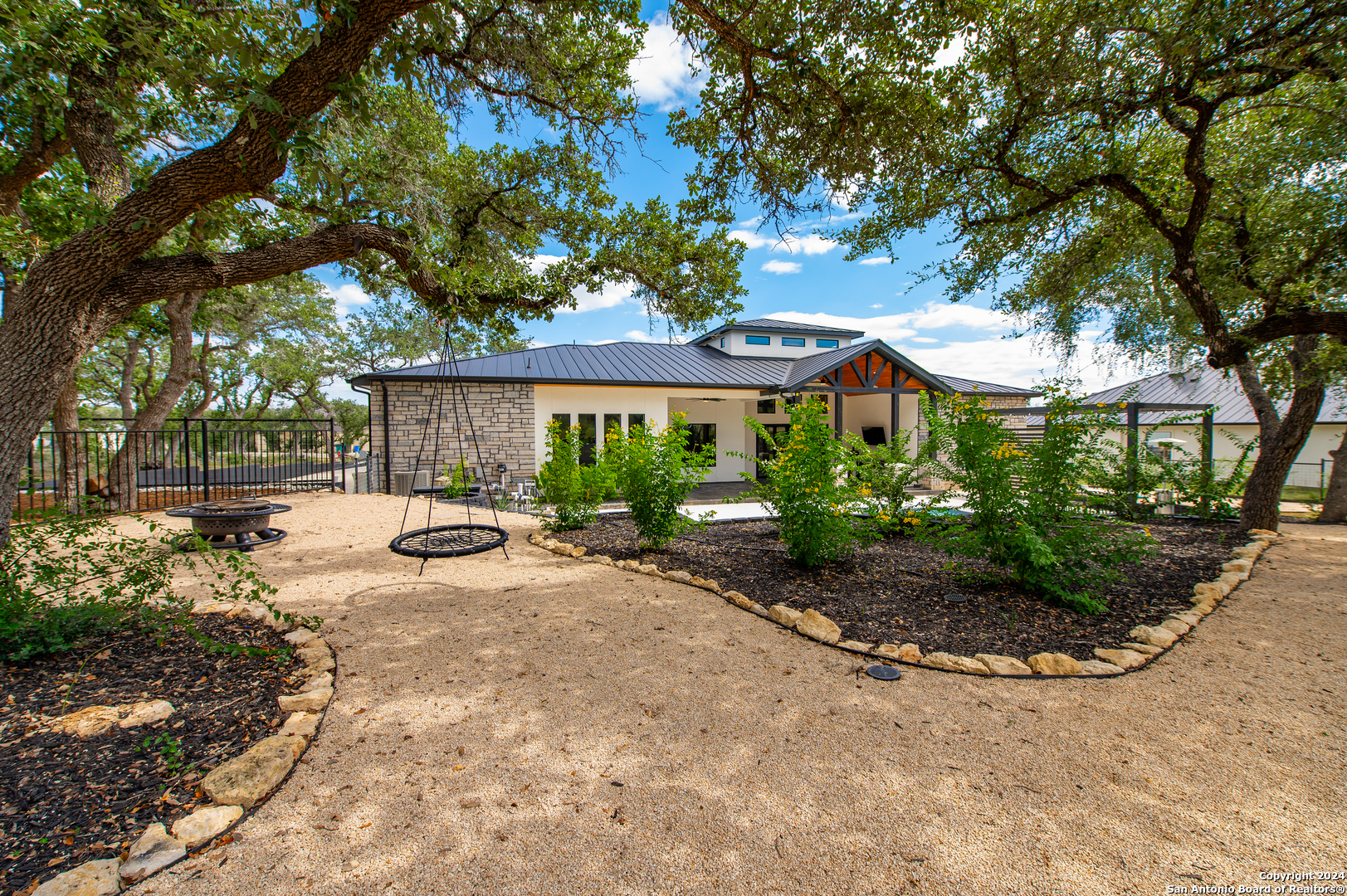 958 MAXIMINO RIDGE RD