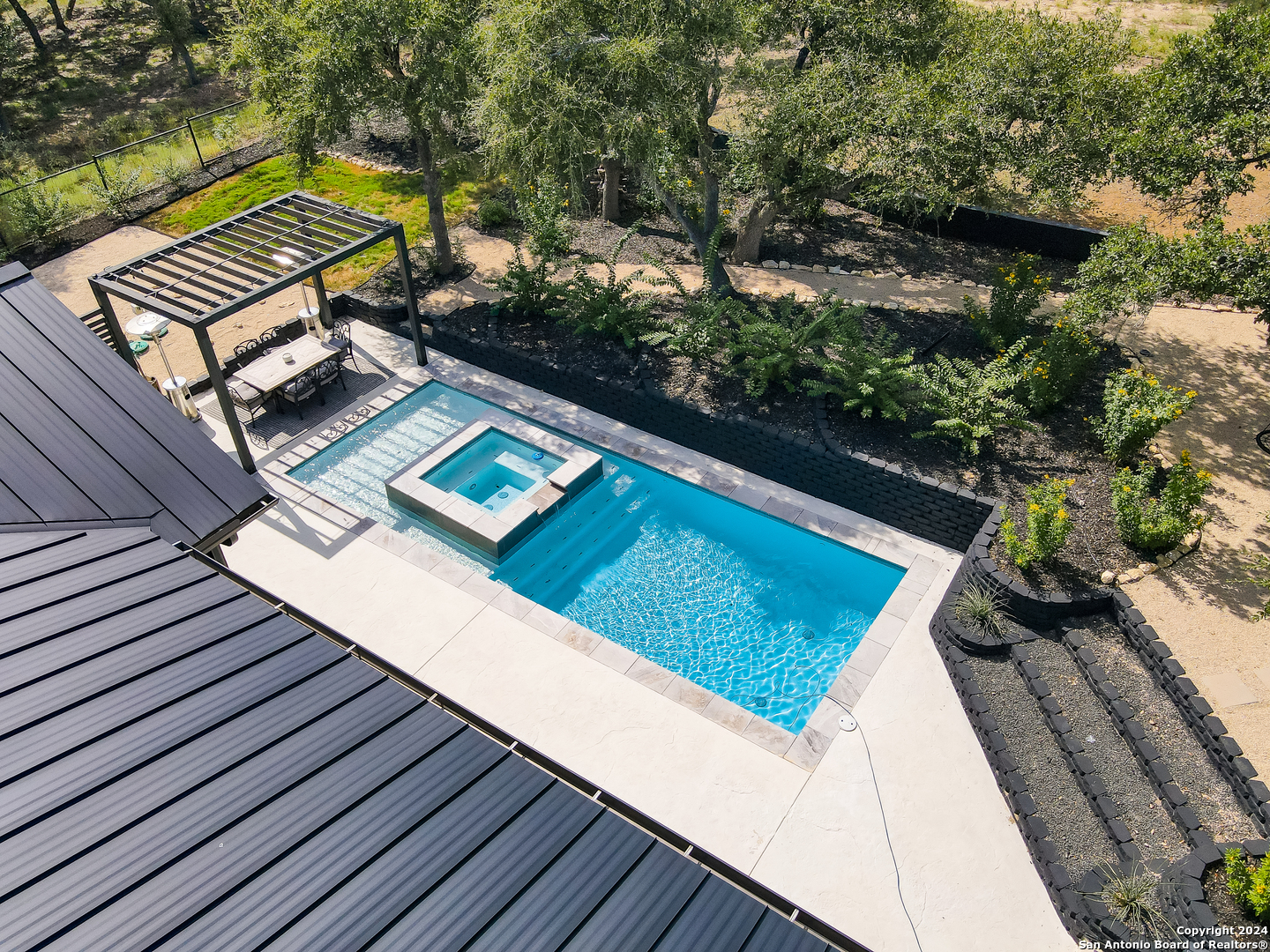 958 MAXIMINO RIDGE RD