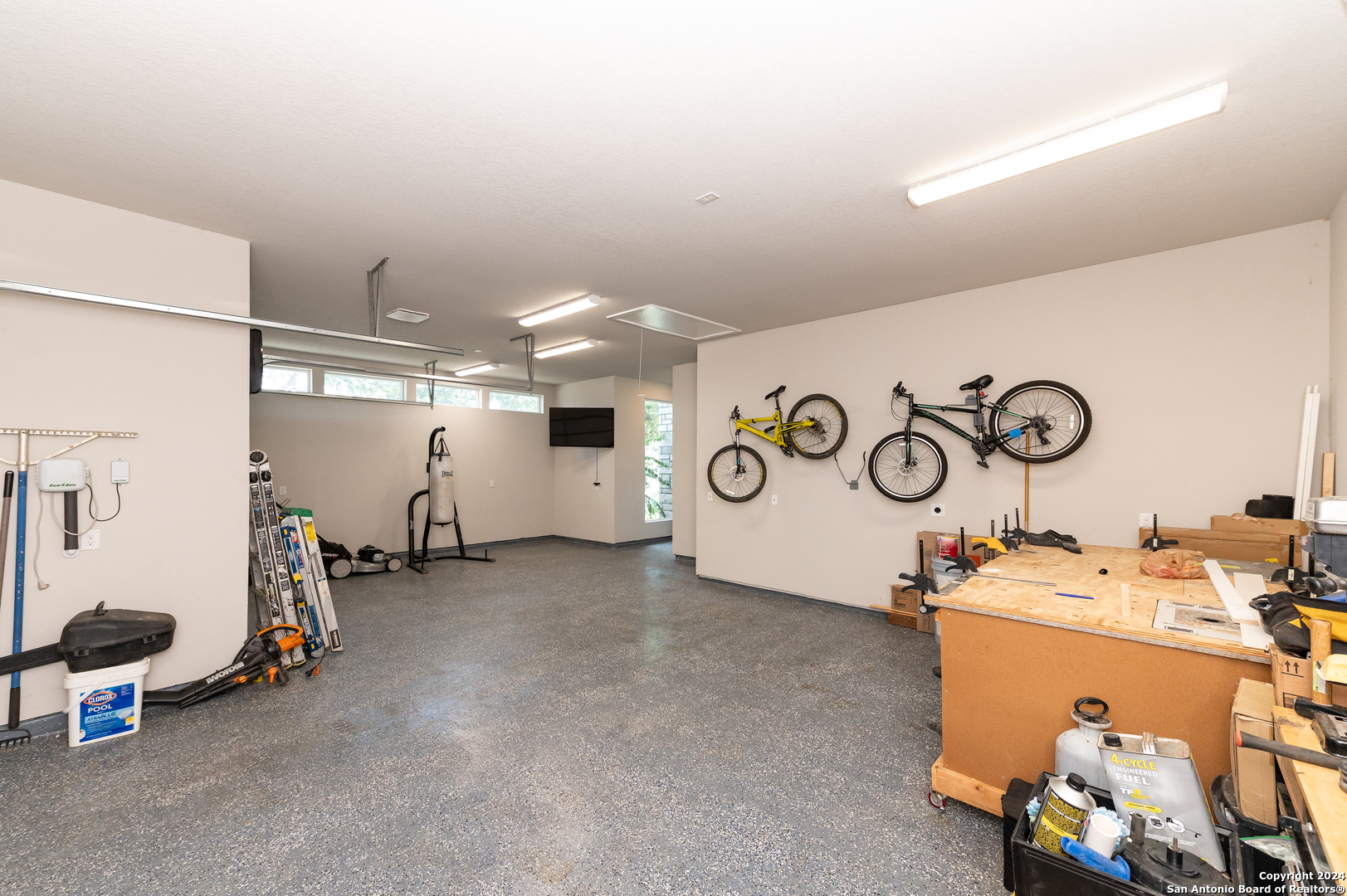 958 MAXIMINO RIDGE RD