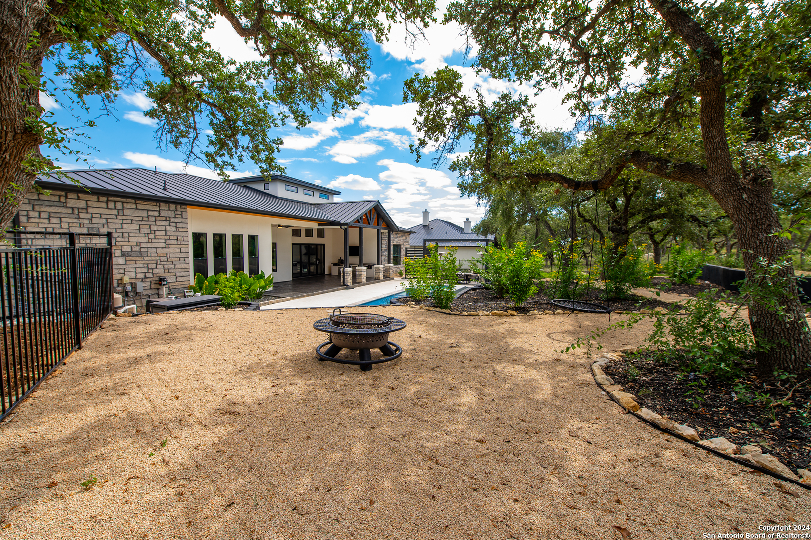 958 MAXIMINO RIDGE RD