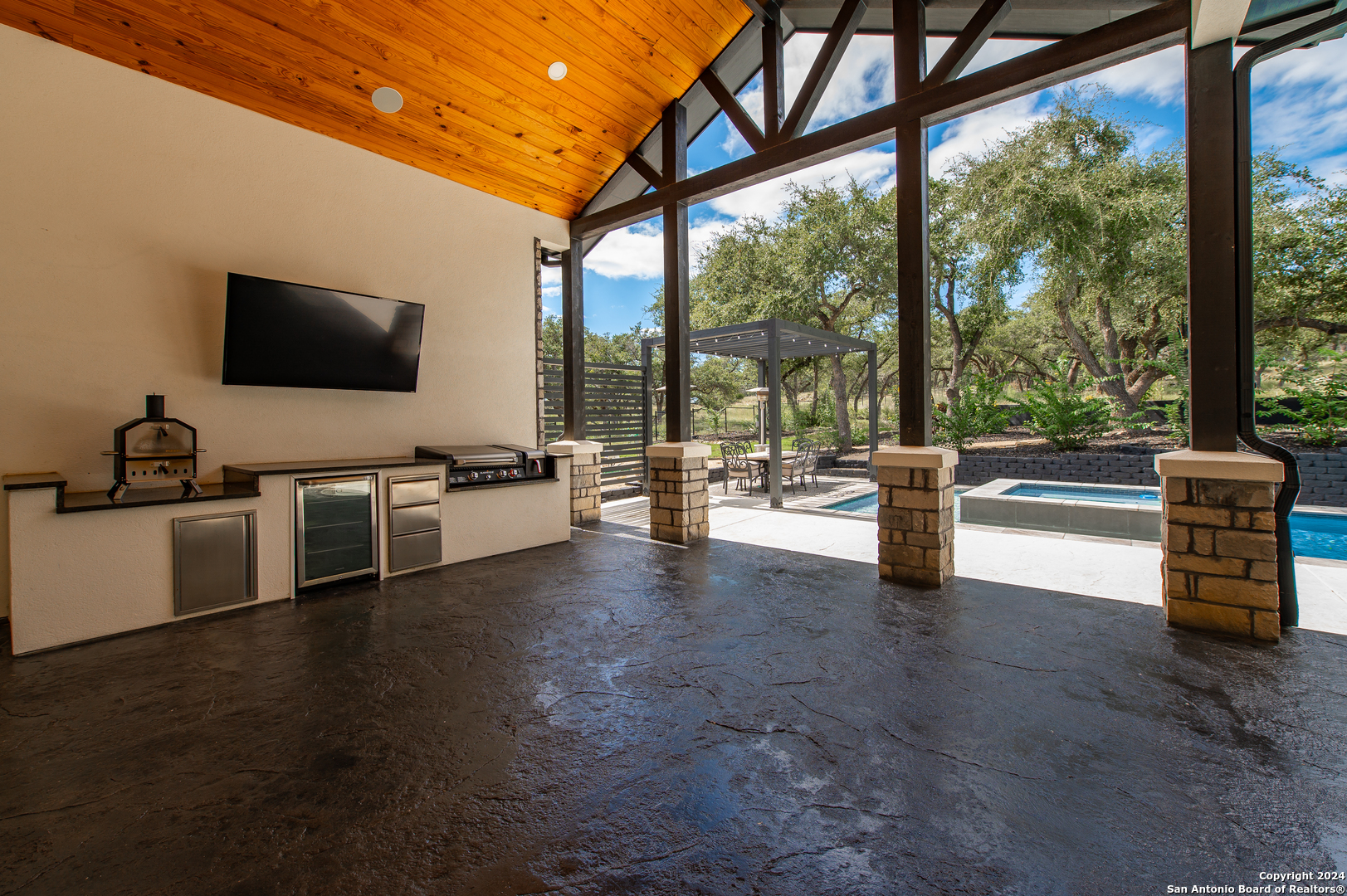 958 MAXIMINO RIDGE RD