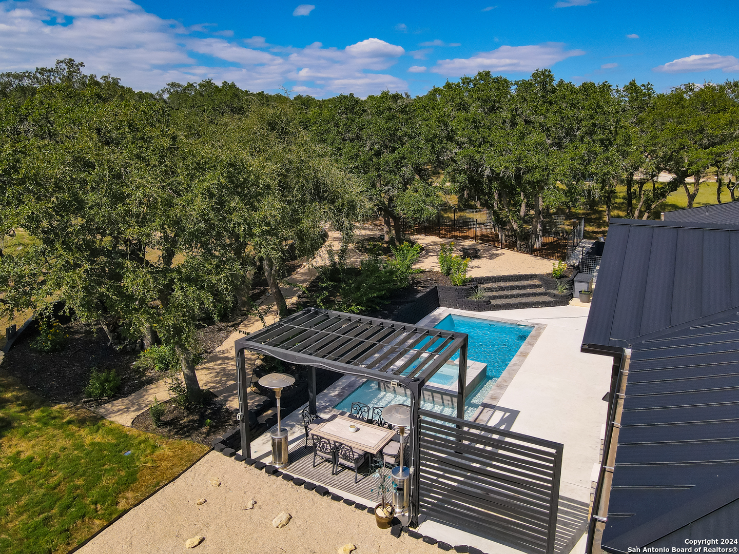 958 MAXIMINO RIDGE RD