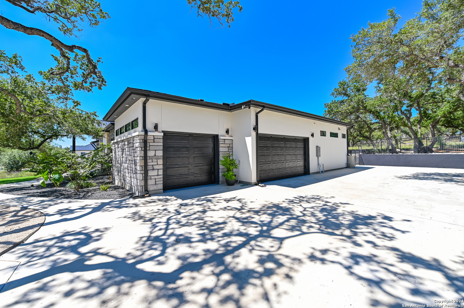 958 MAXIMINO RIDGE RD