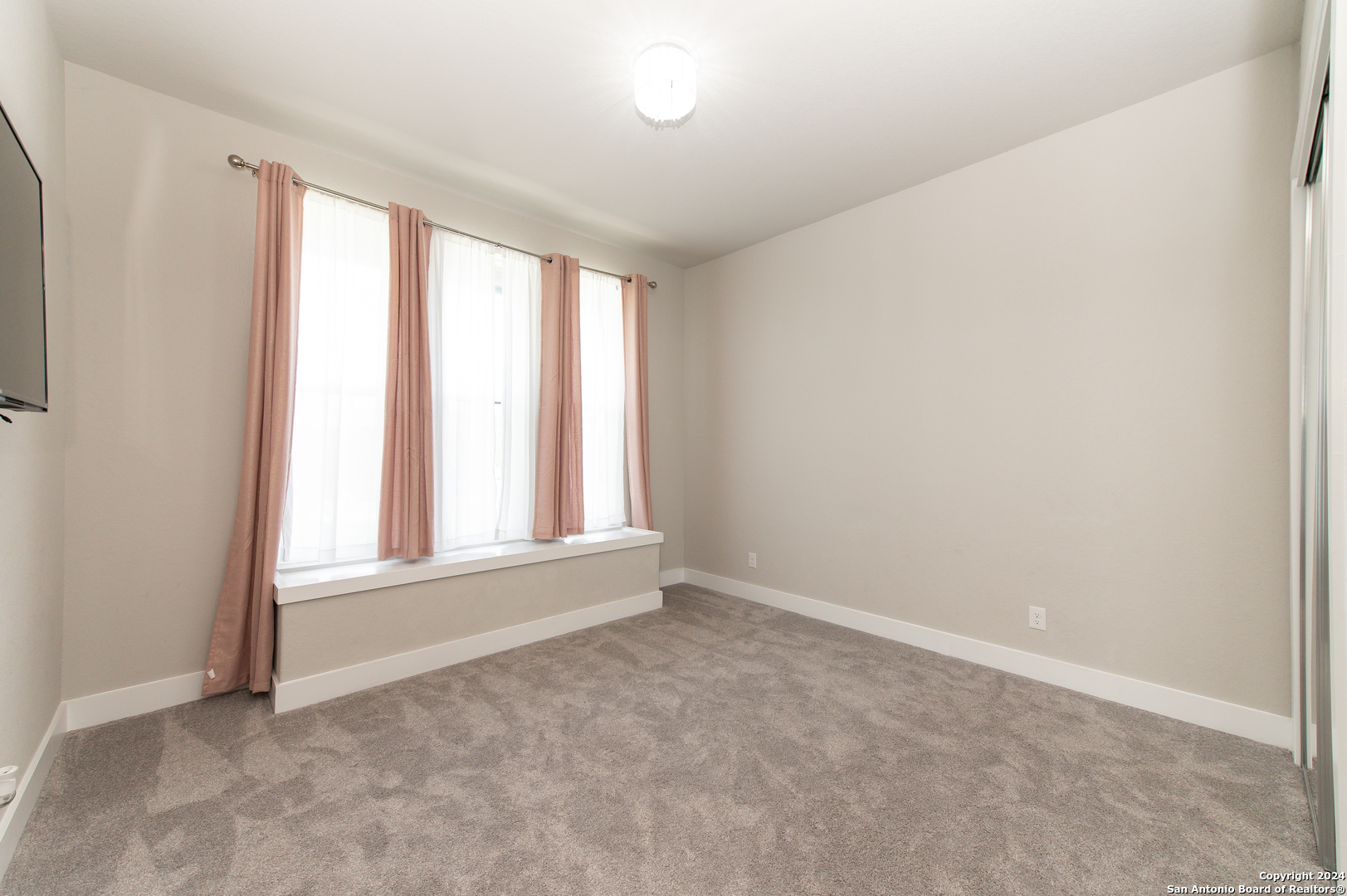 958 MAXIMINO RIDGE RD