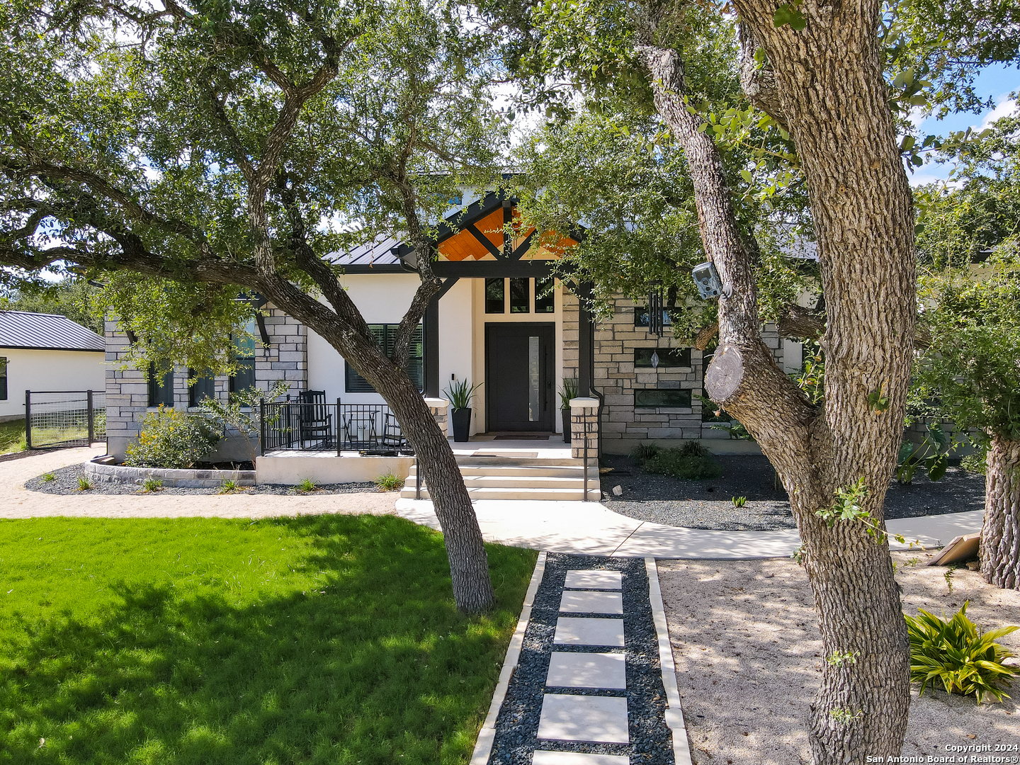 958 MAXIMINO RIDGE RD