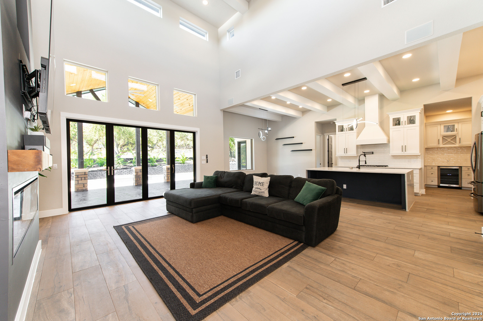 958 MAXIMINO RIDGE RD