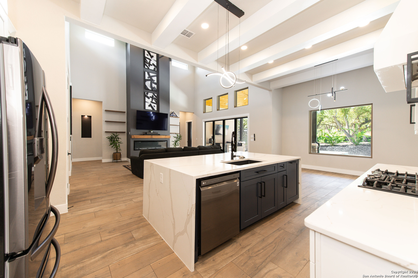 958 MAXIMINO RIDGE RD