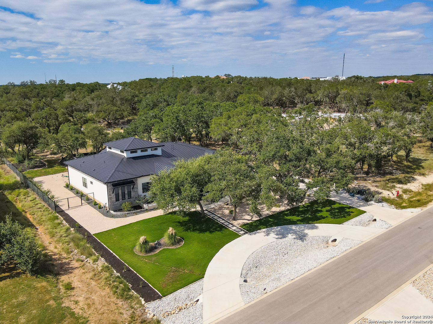 958 MAXIMINO RIDGE RD