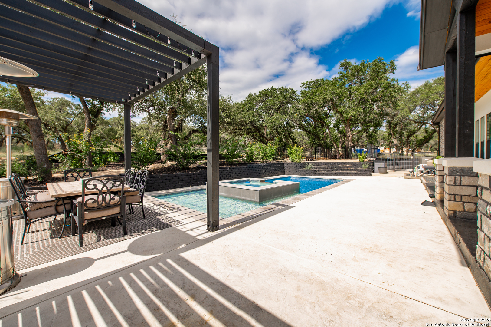 958 MAXIMINO RIDGE RD