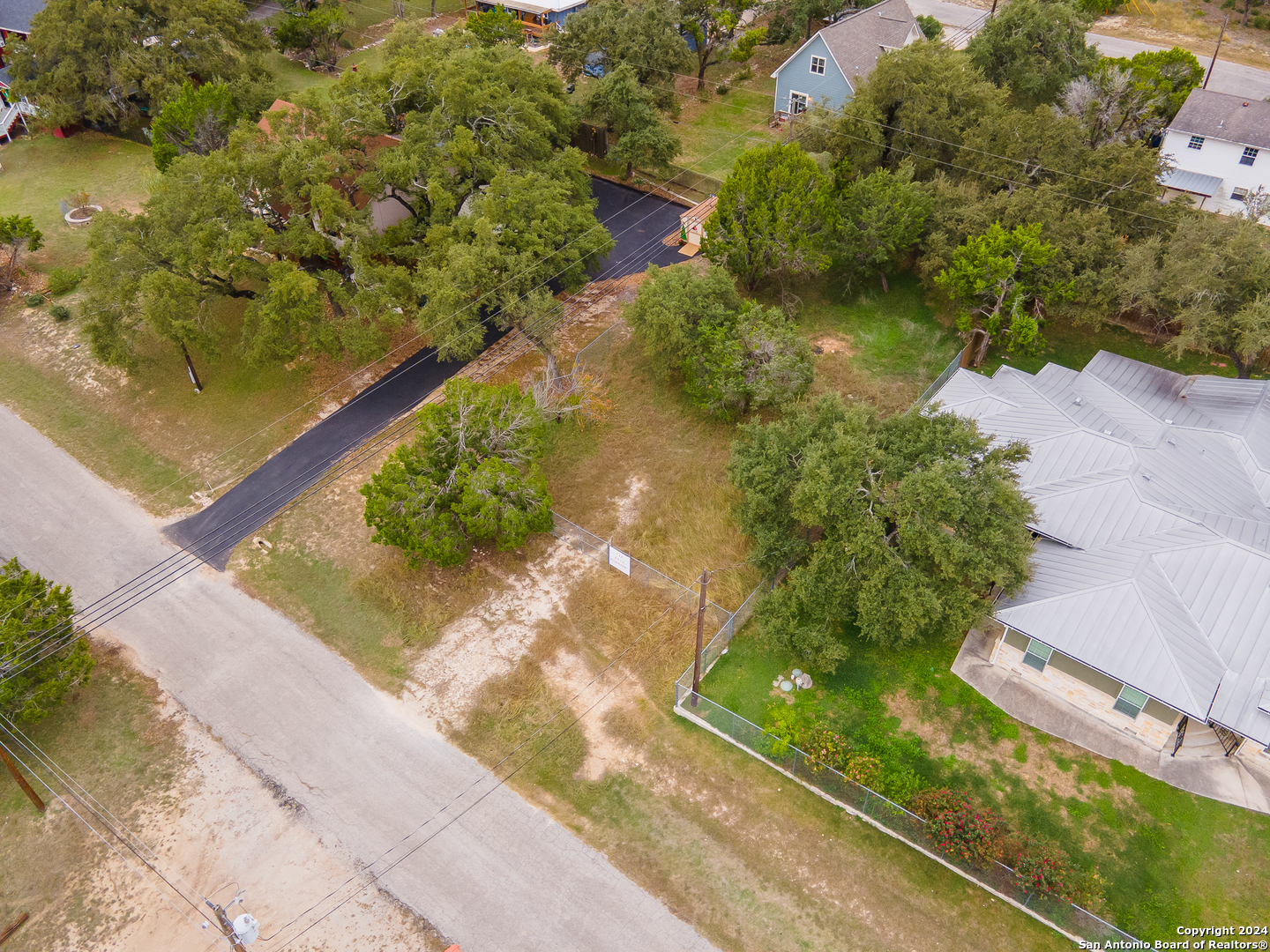 1275 DAWNRIDGE DR