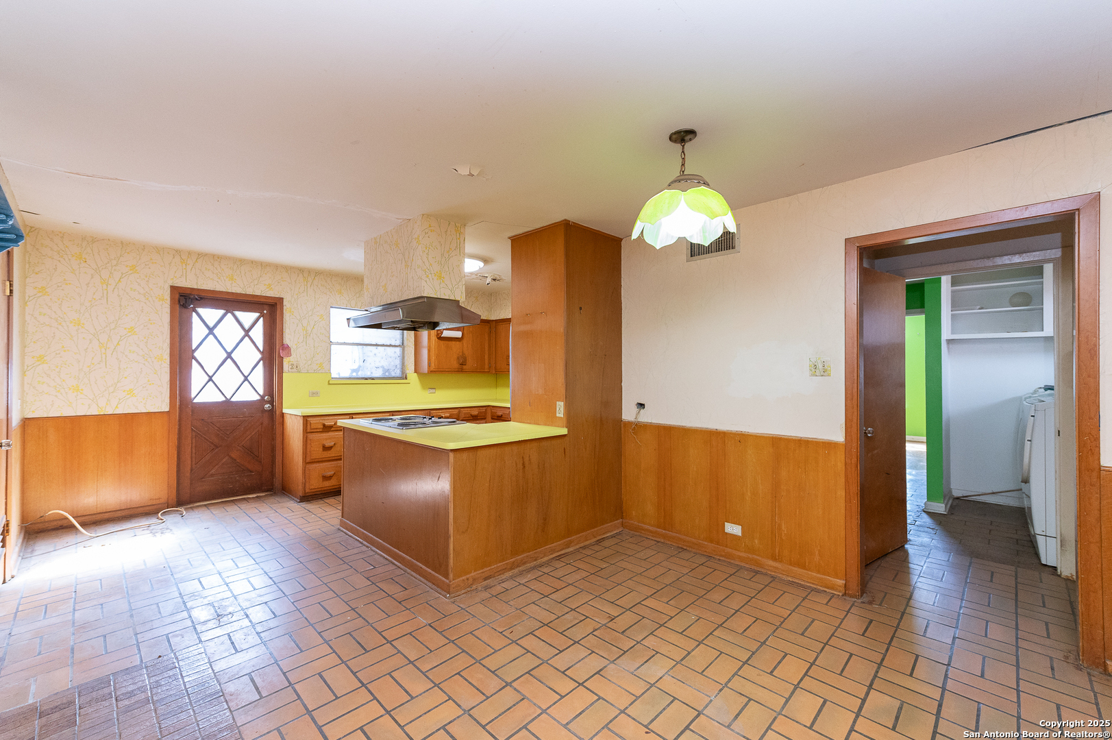 200 GARDENVIEW