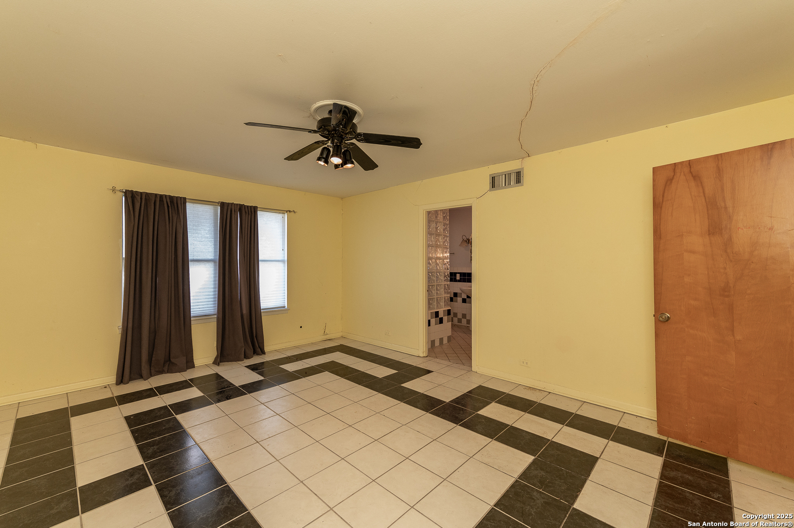 200 GARDENVIEW