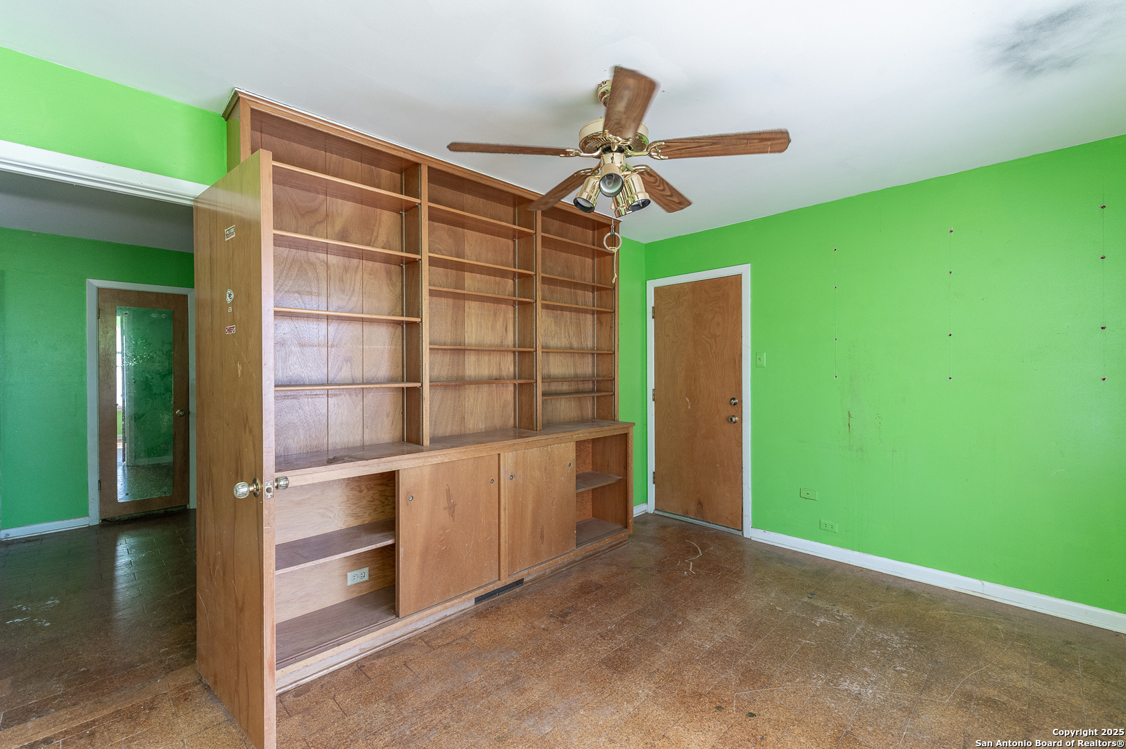 200 GARDENVIEW