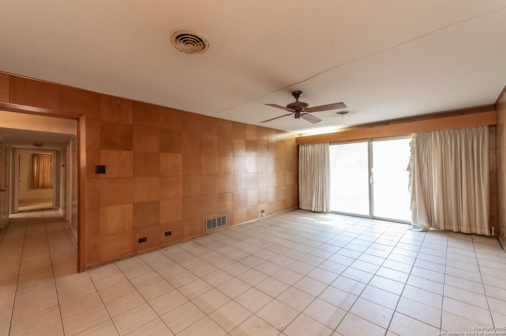 200 GARDENVIEW