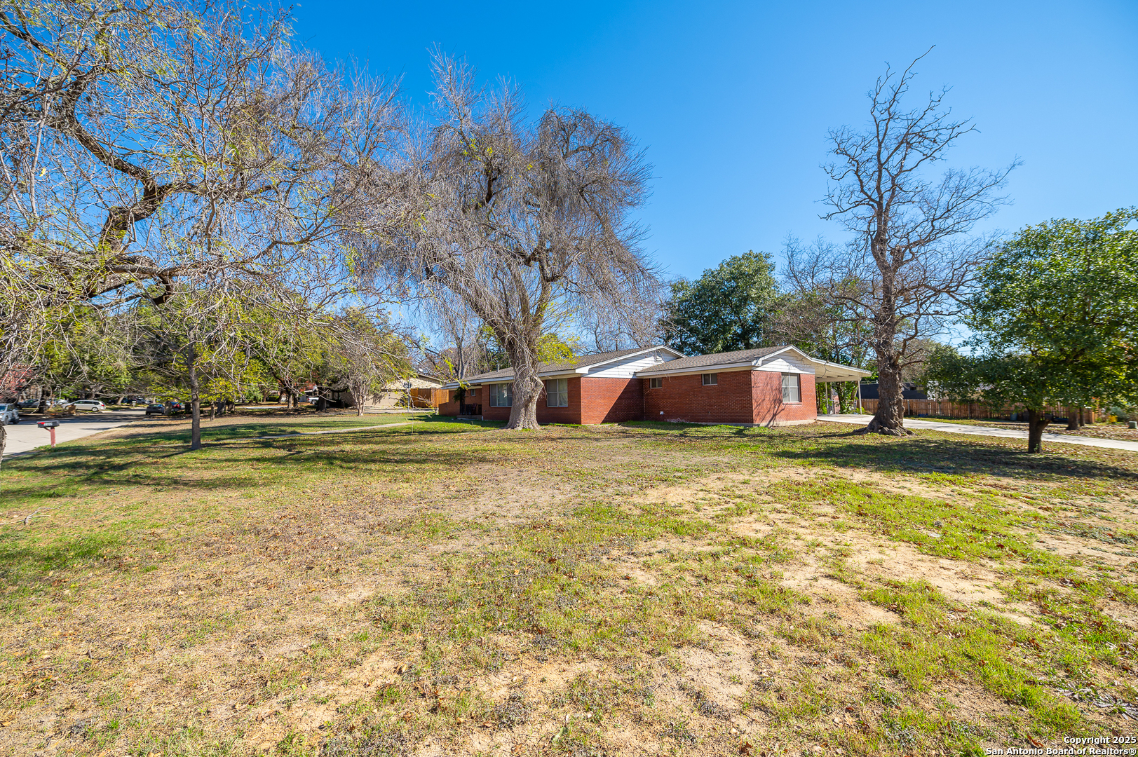 200 GARDENVIEW