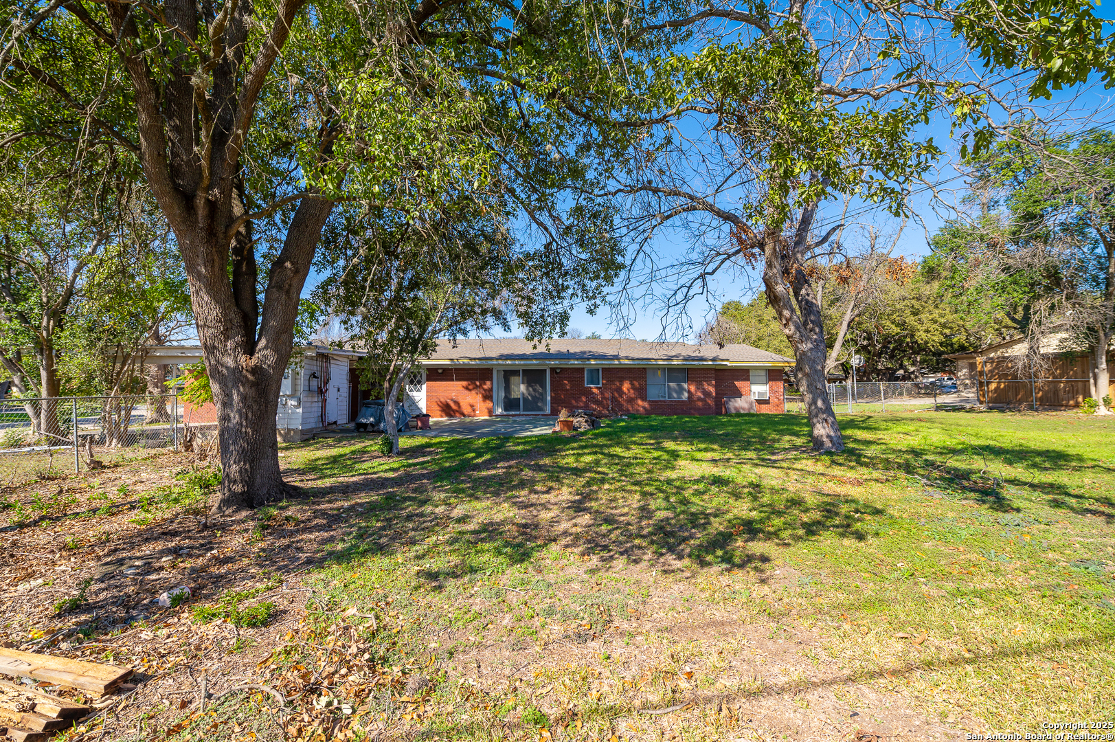 200 GARDENVIEW