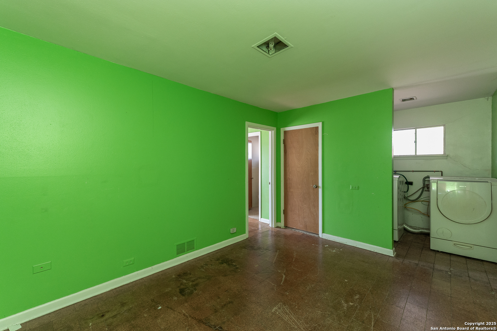 200 GARDENVIEW