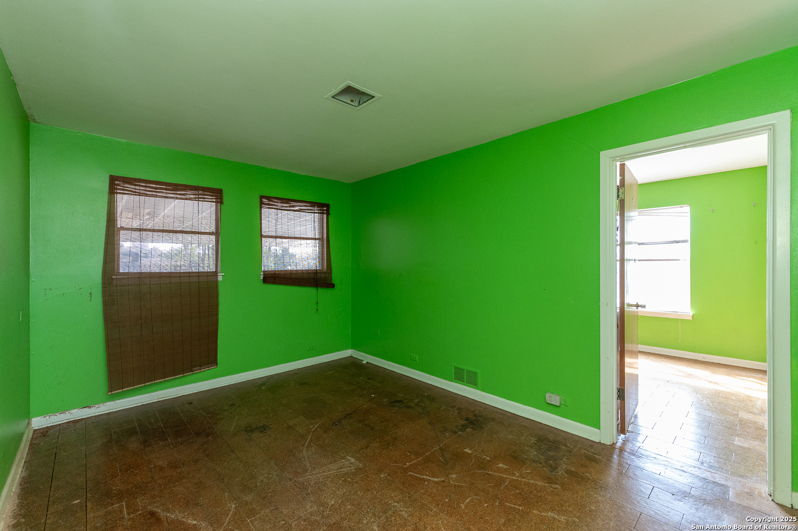 200 GARDENVIEW