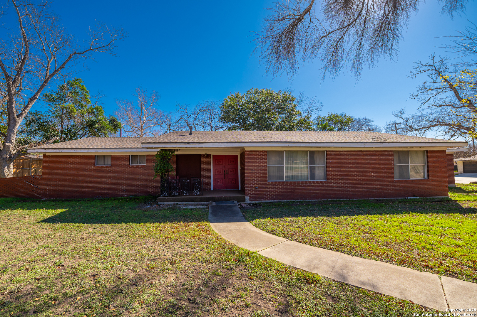 200 GARDENVIEW
