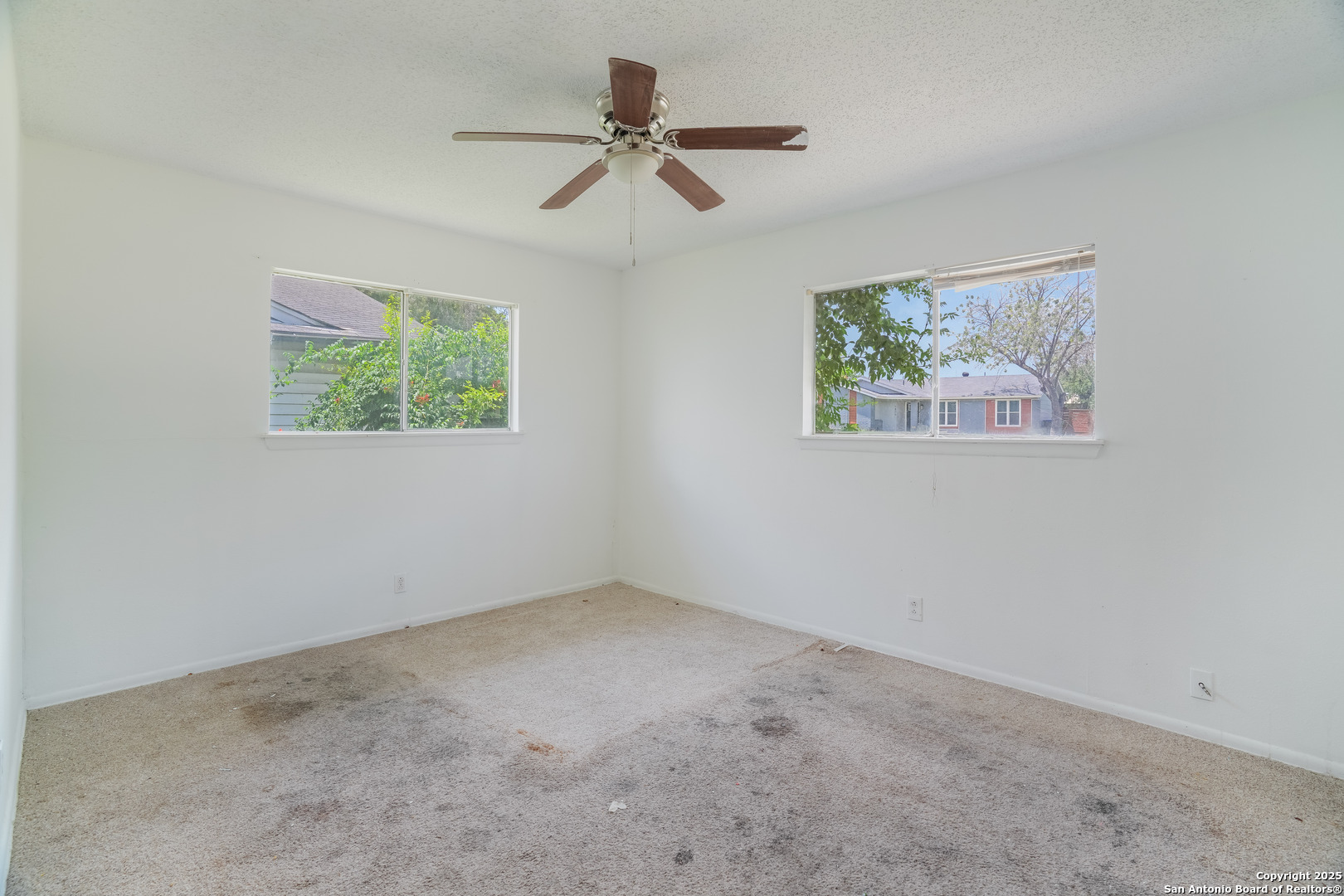 5811 Shadow Way