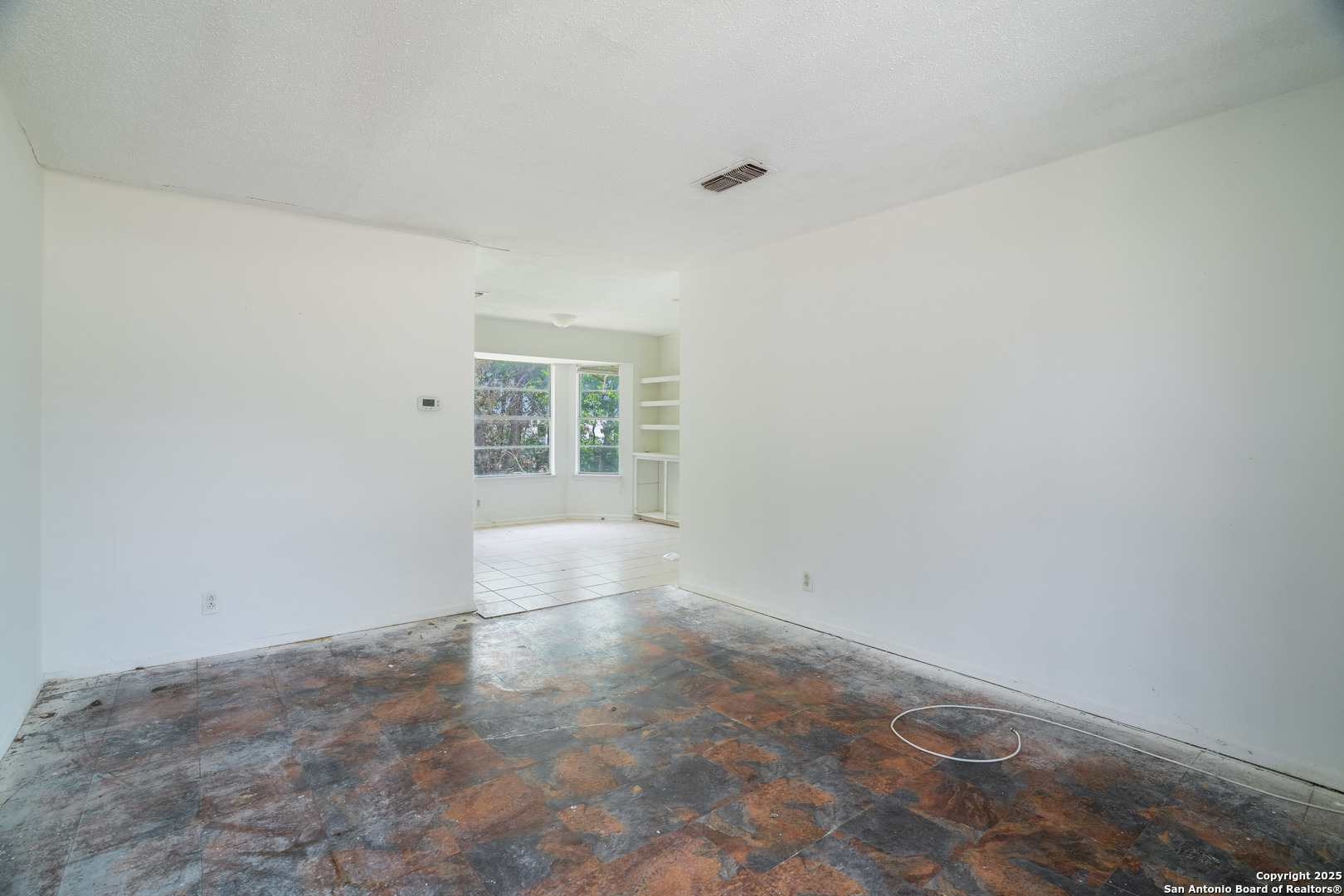 5811 Shadow Way