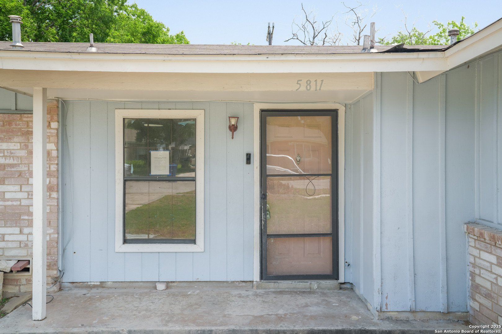 5811 Shadow Way