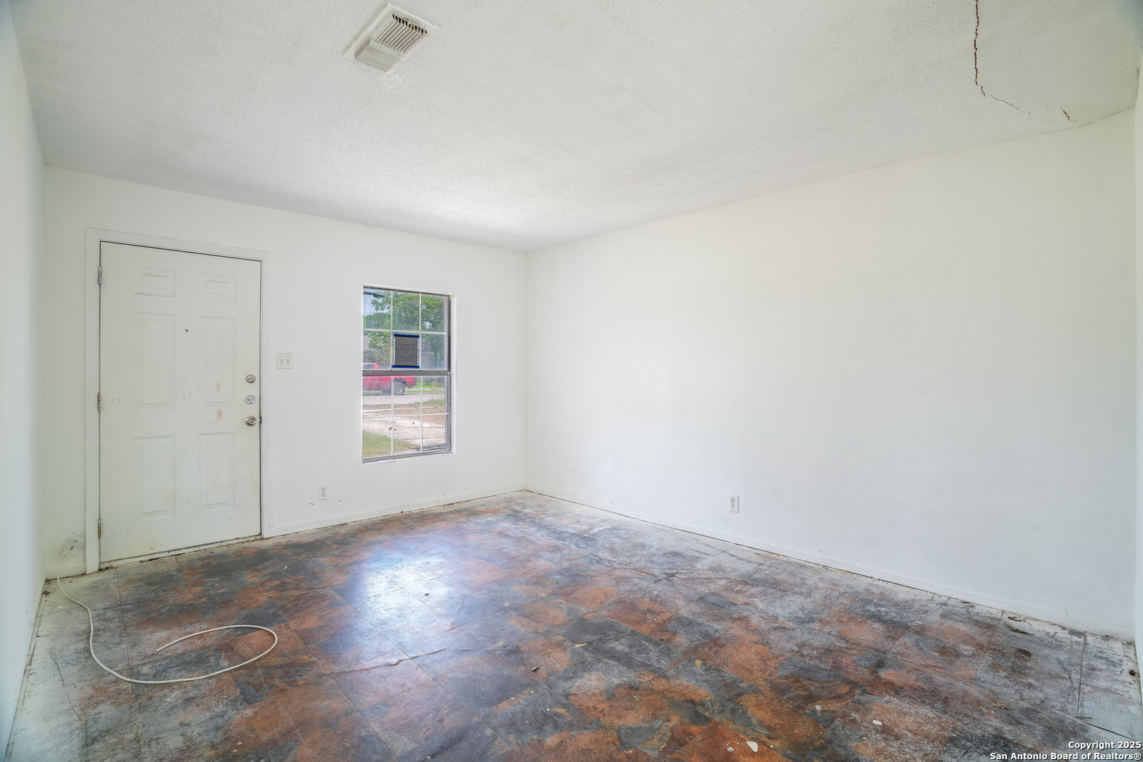 5811 Shadow Way