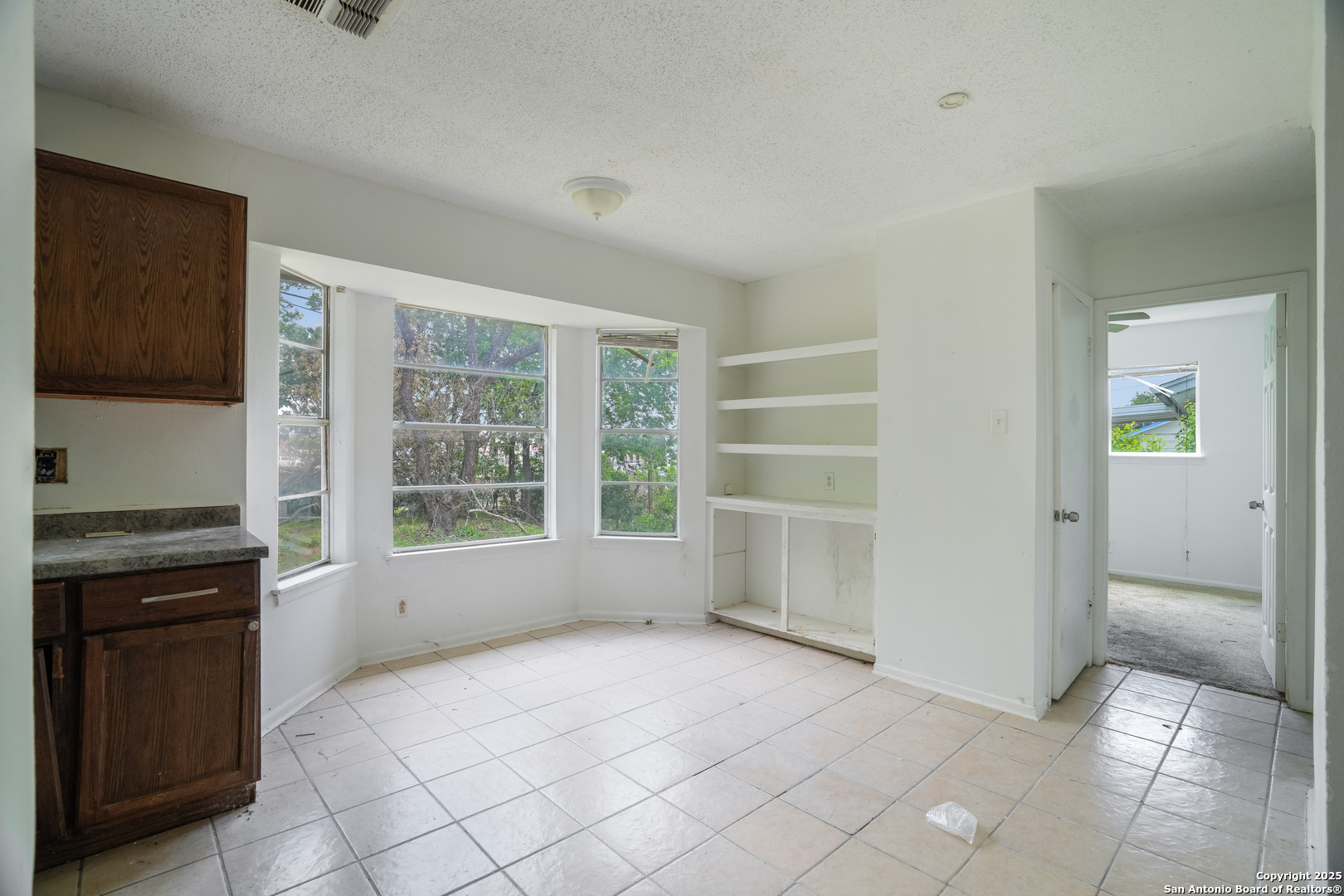 5811 Shadow Way