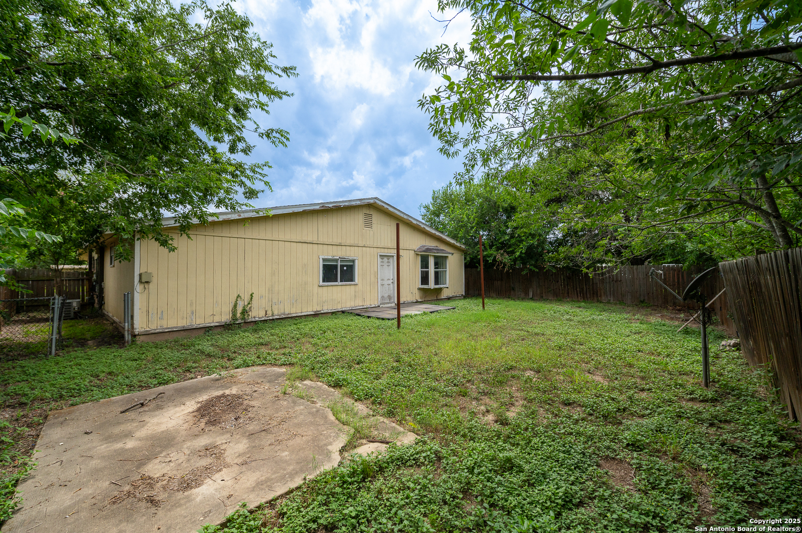 5027 Creekmoor