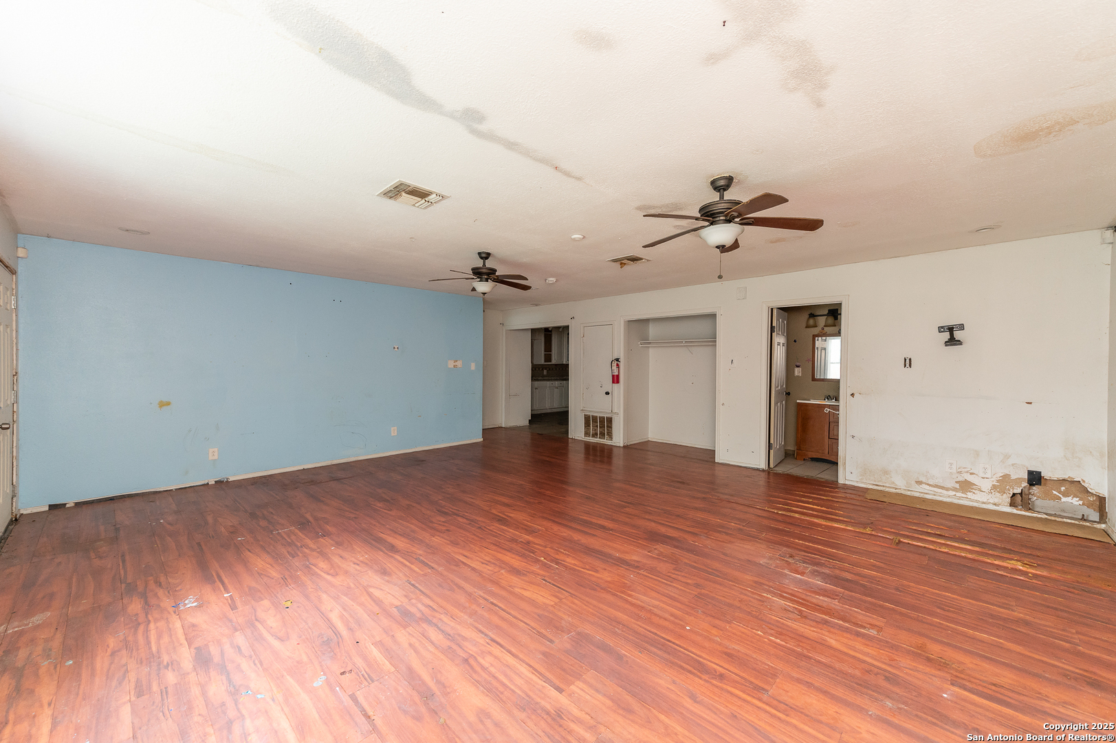 5027 Creekmoor