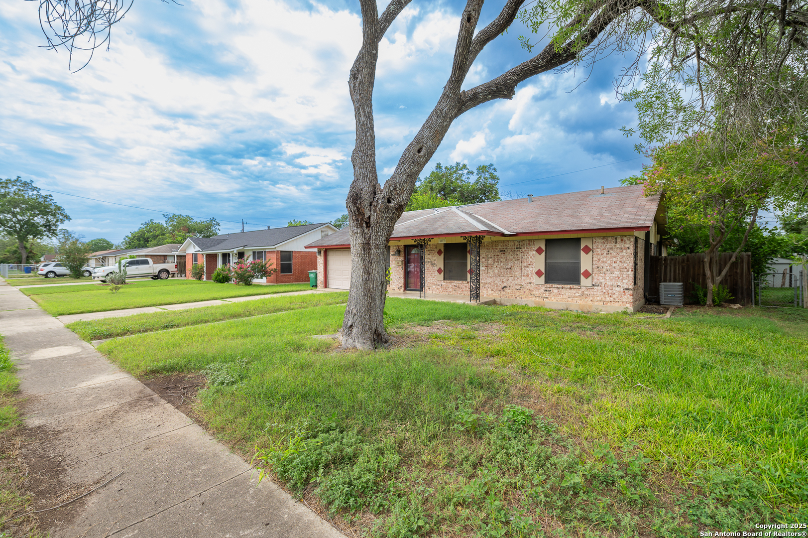 5027 Creekmoor