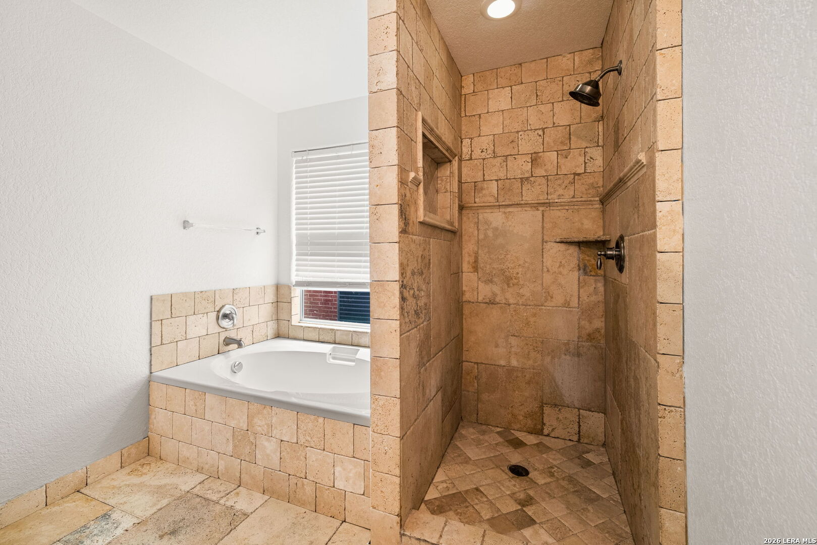 9027 Timber Laurel