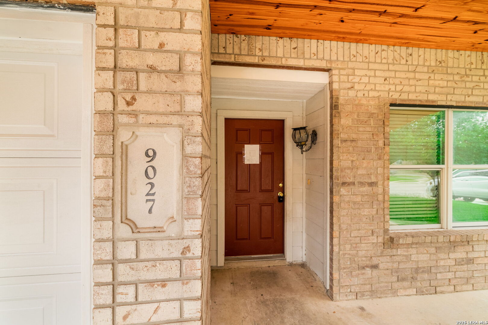 9027 Timber Laurel