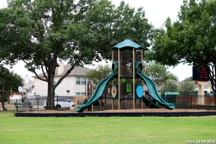 9027 Timber Laurel