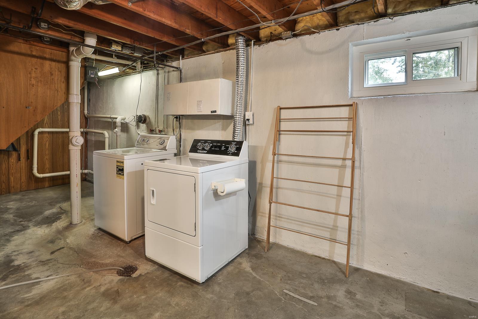 10033 Meadowfield Lane