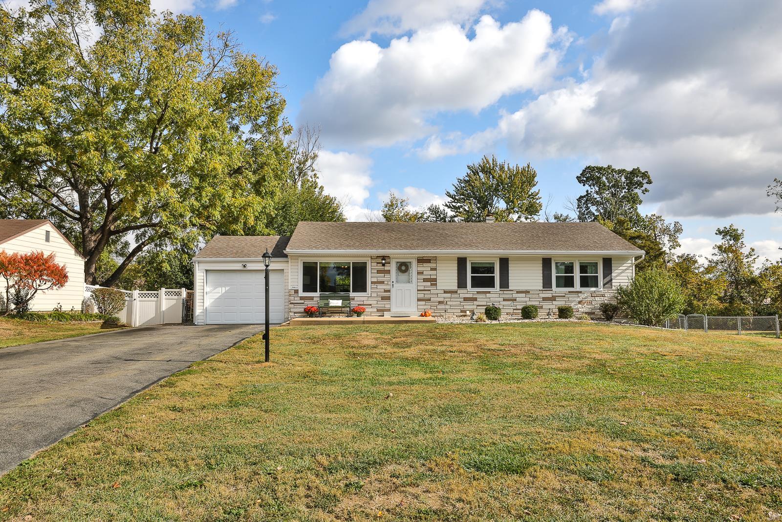 10033 Meadowfield Lane