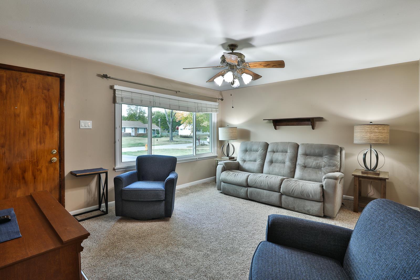 10033 Meadowfield Lane