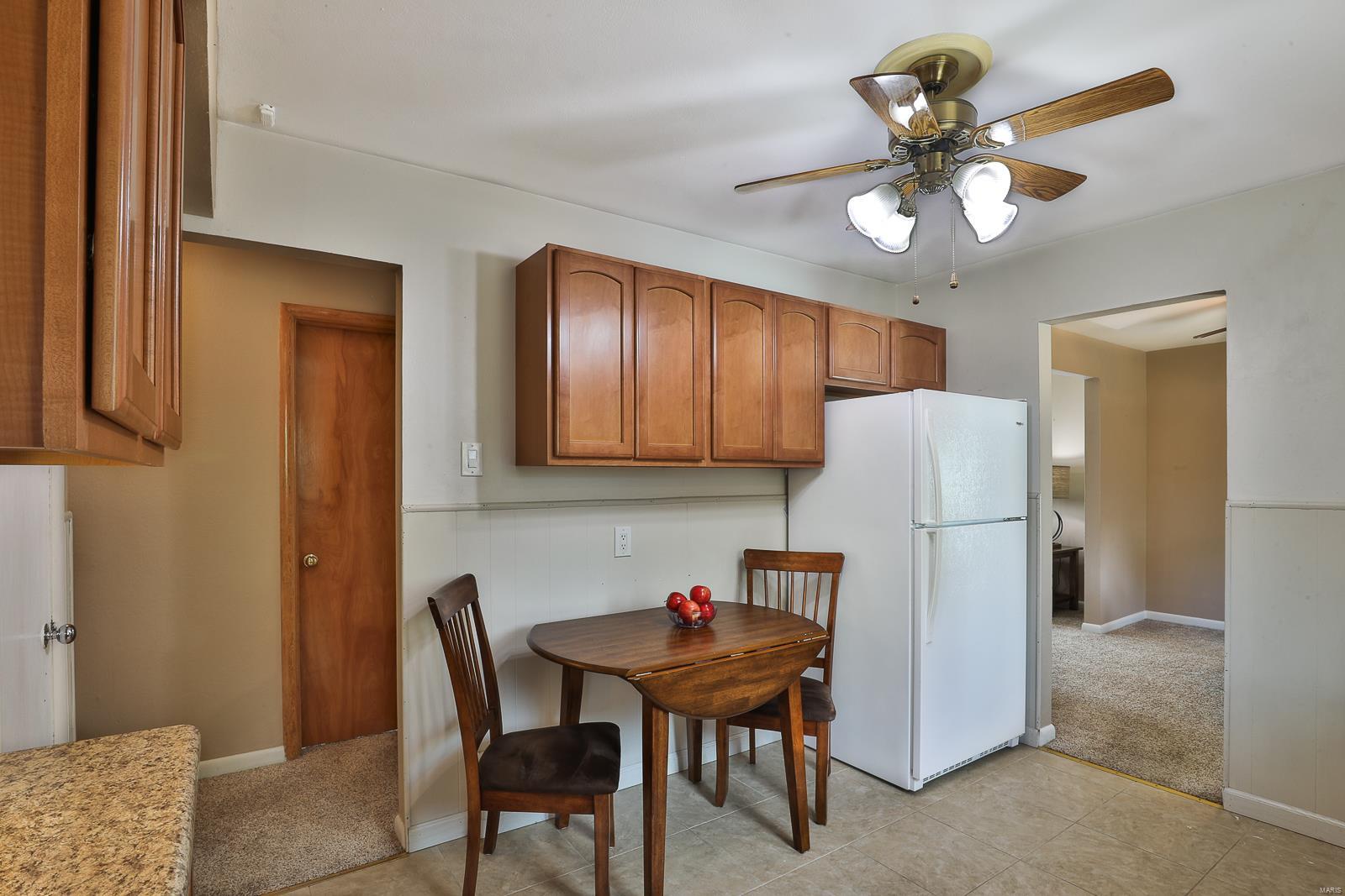 10033 Meadowfield Lane