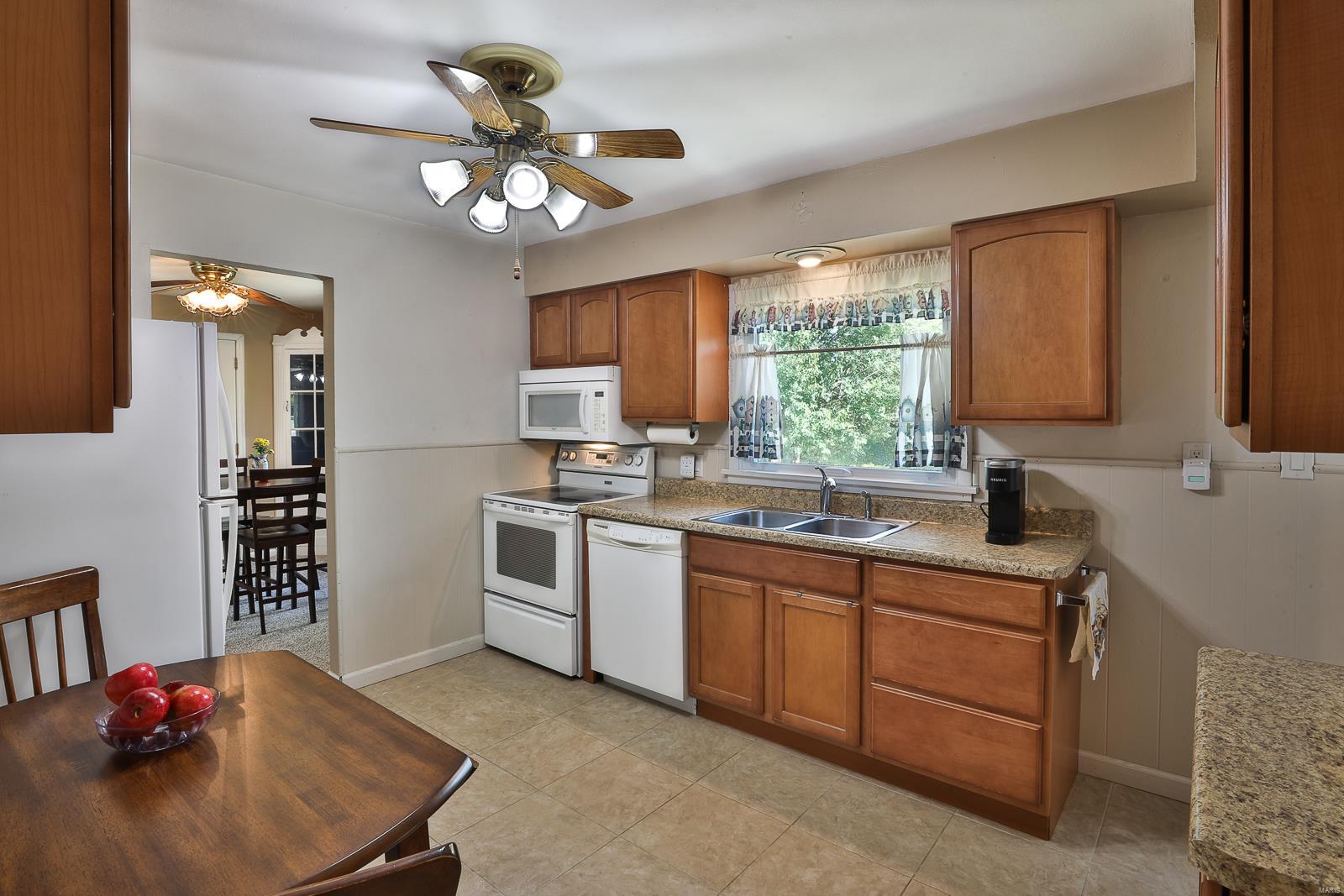 10033 Meadowfield Lane