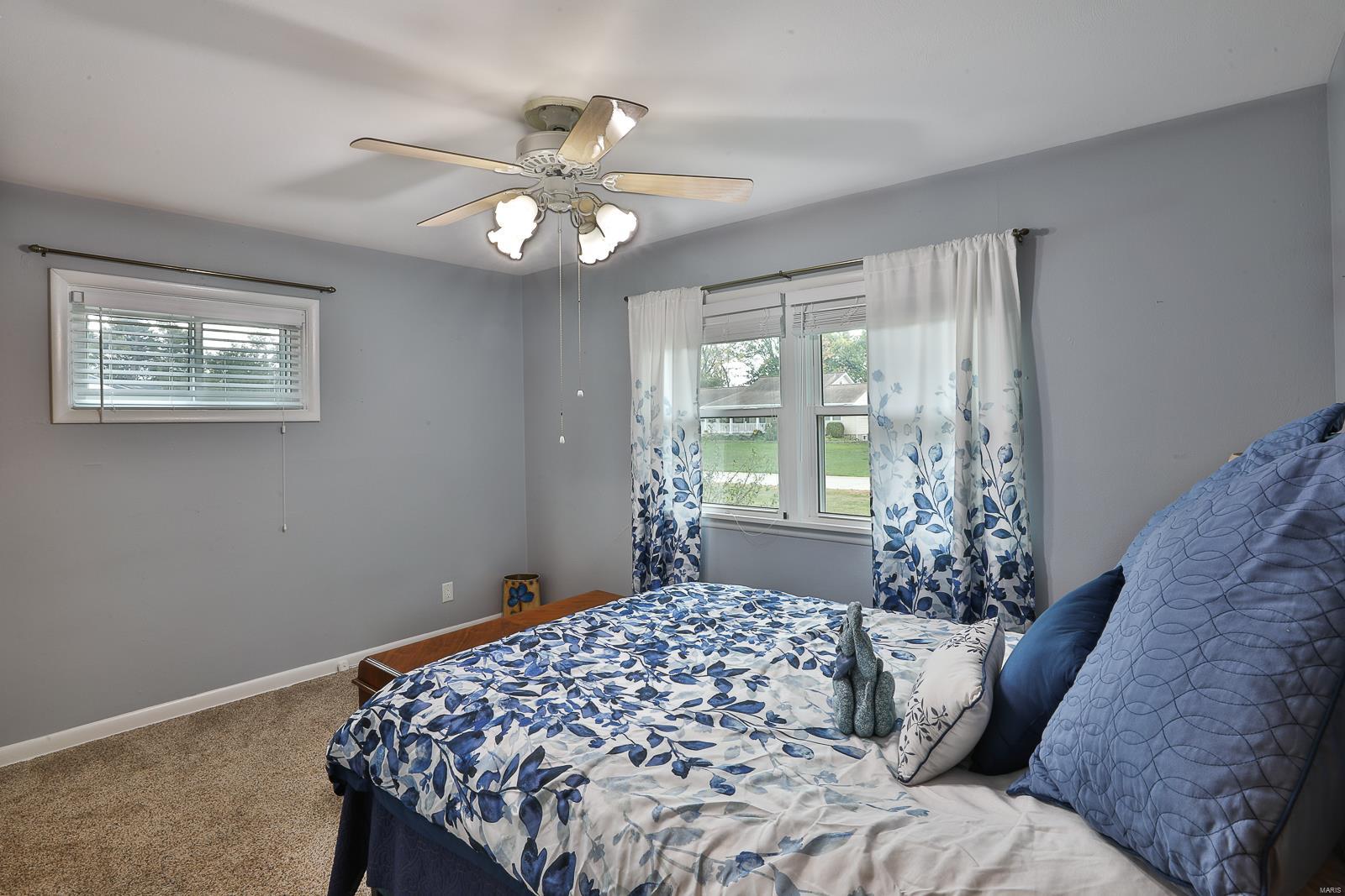 10033 Meadowfield Lane