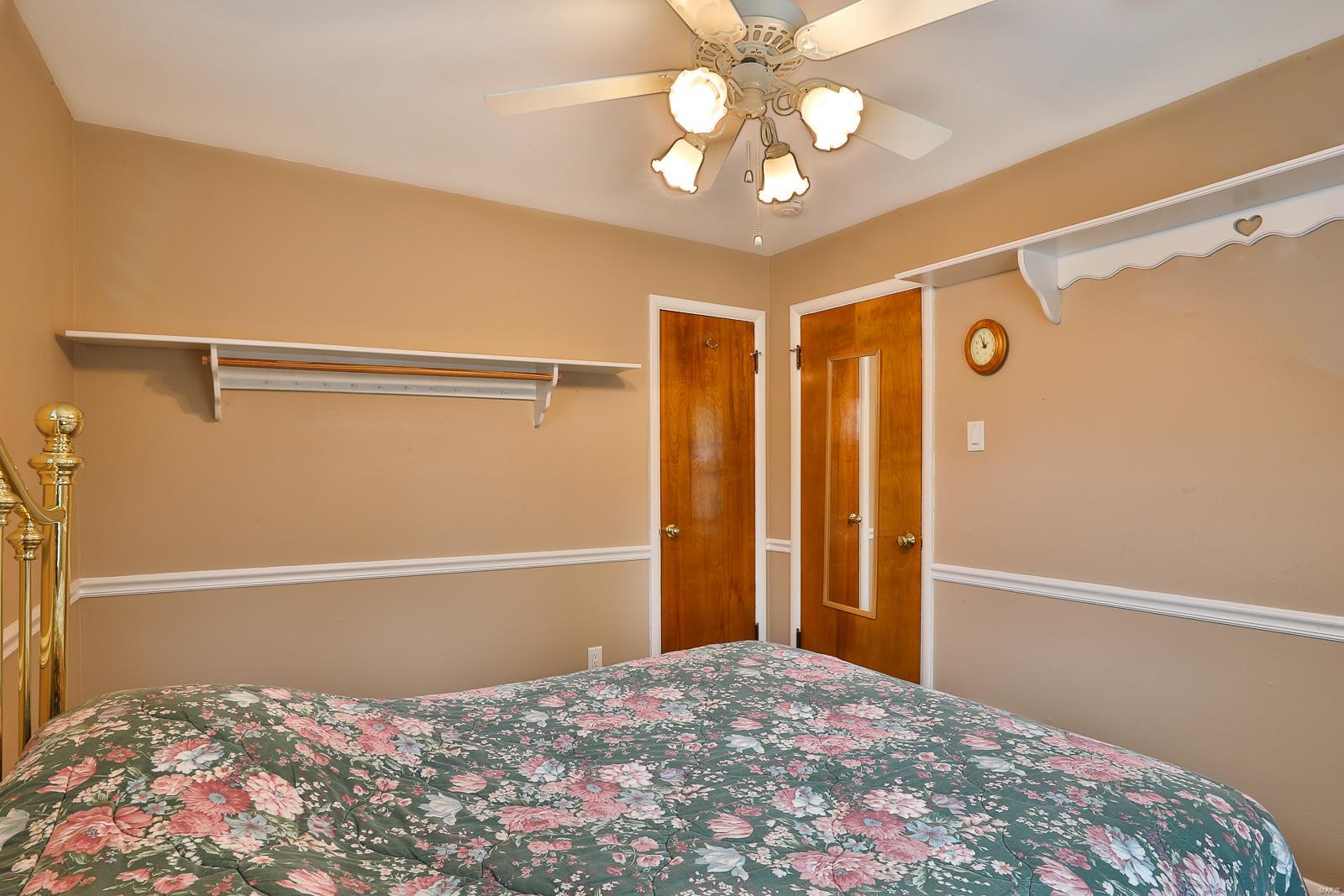 10033 Meadowfield Lane