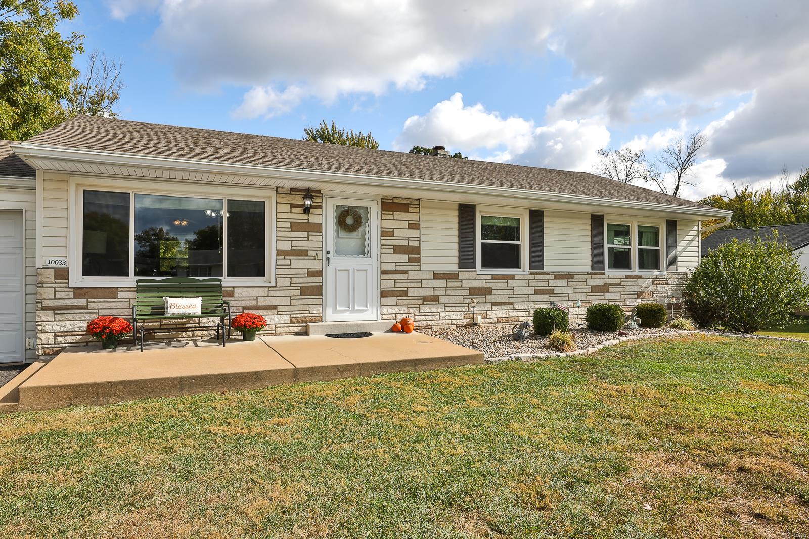 10033 Meadowfield Lane