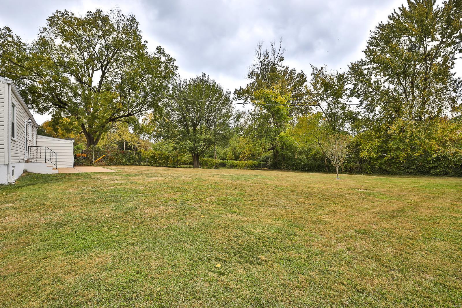 10033 Meadowfield Lane