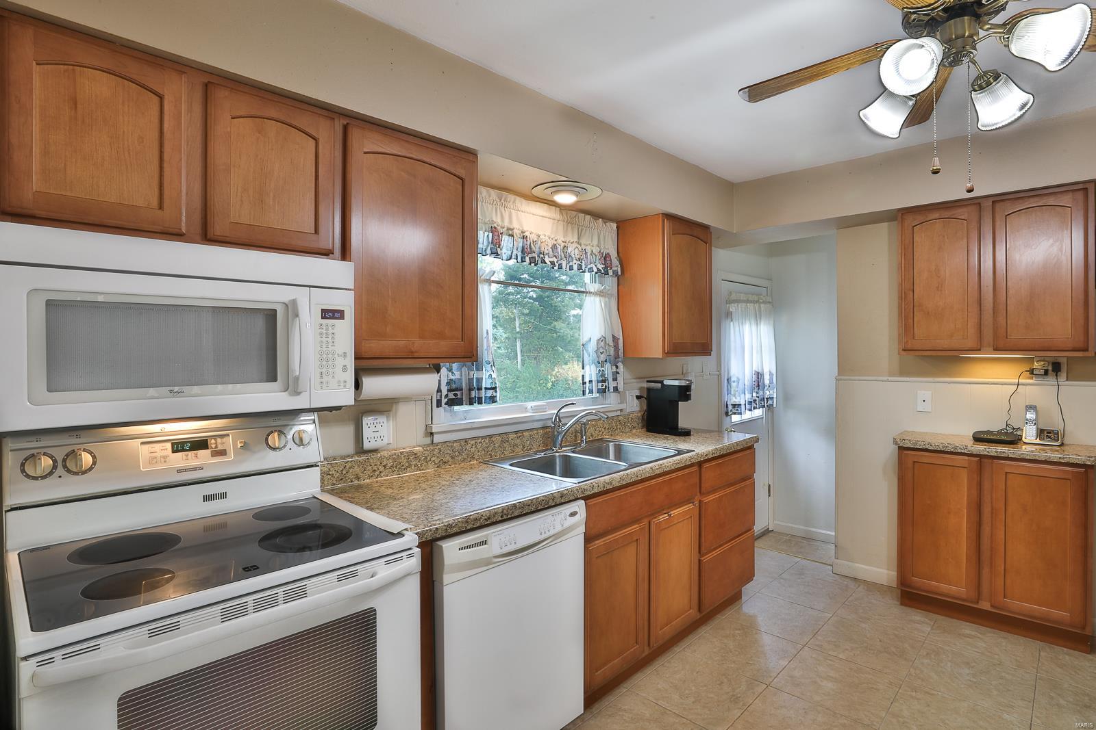 10033 Meadowfield Lane