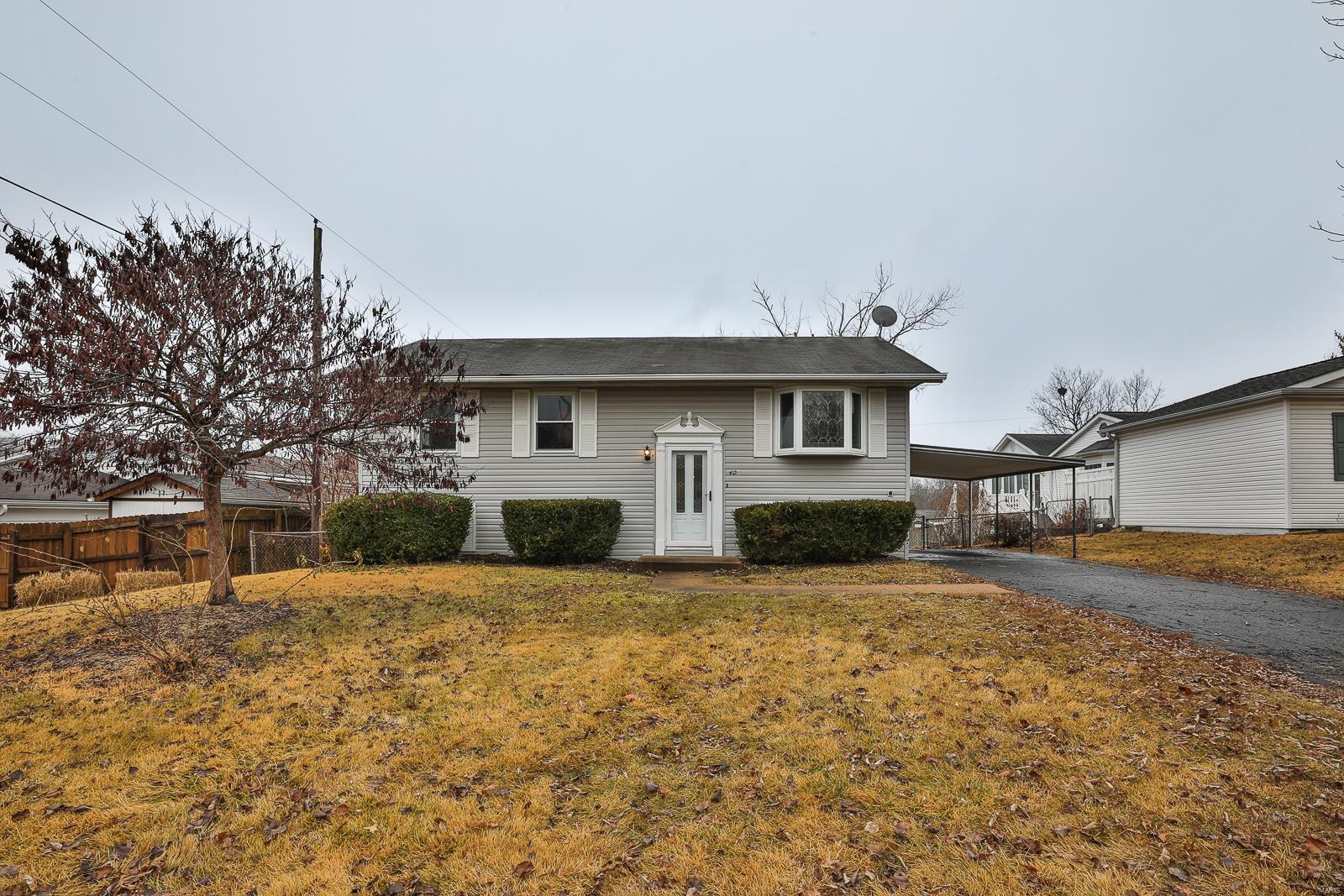 40 Pepper Tree Drive